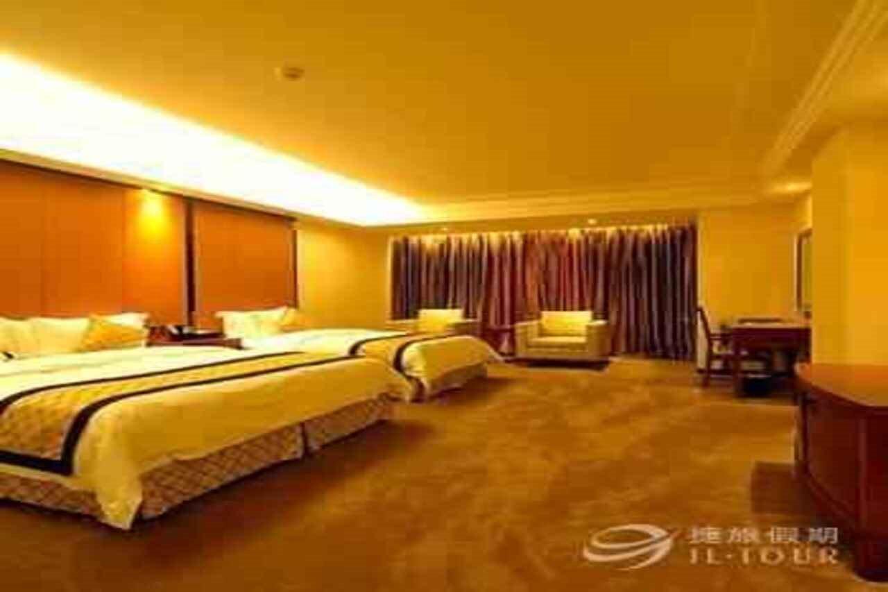 Auspicious Hotel Zhuhai Exterior photo